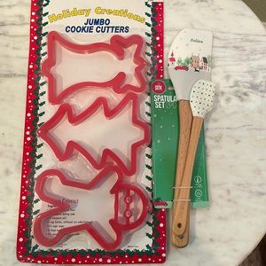 NWT Holiday Spatula Set and Jumbo Cookie Cutters